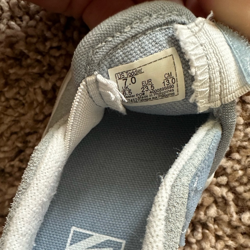 Vans Toddler Slip-On Sneakers, Light Blue Suede, Size 7 - Picture 2 of 8